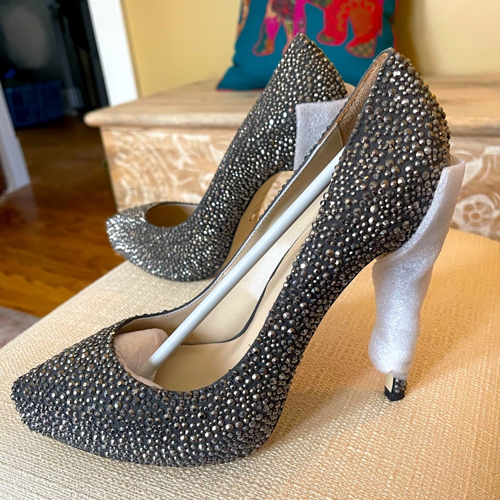 JANIKO 5” Rhinestone Pumps
